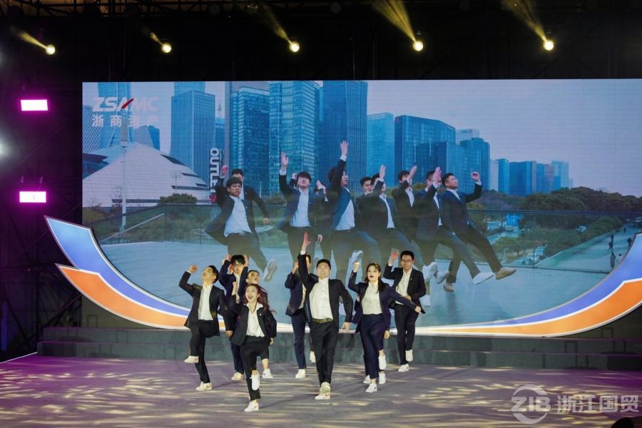 節目9 拉桿箱.jpg